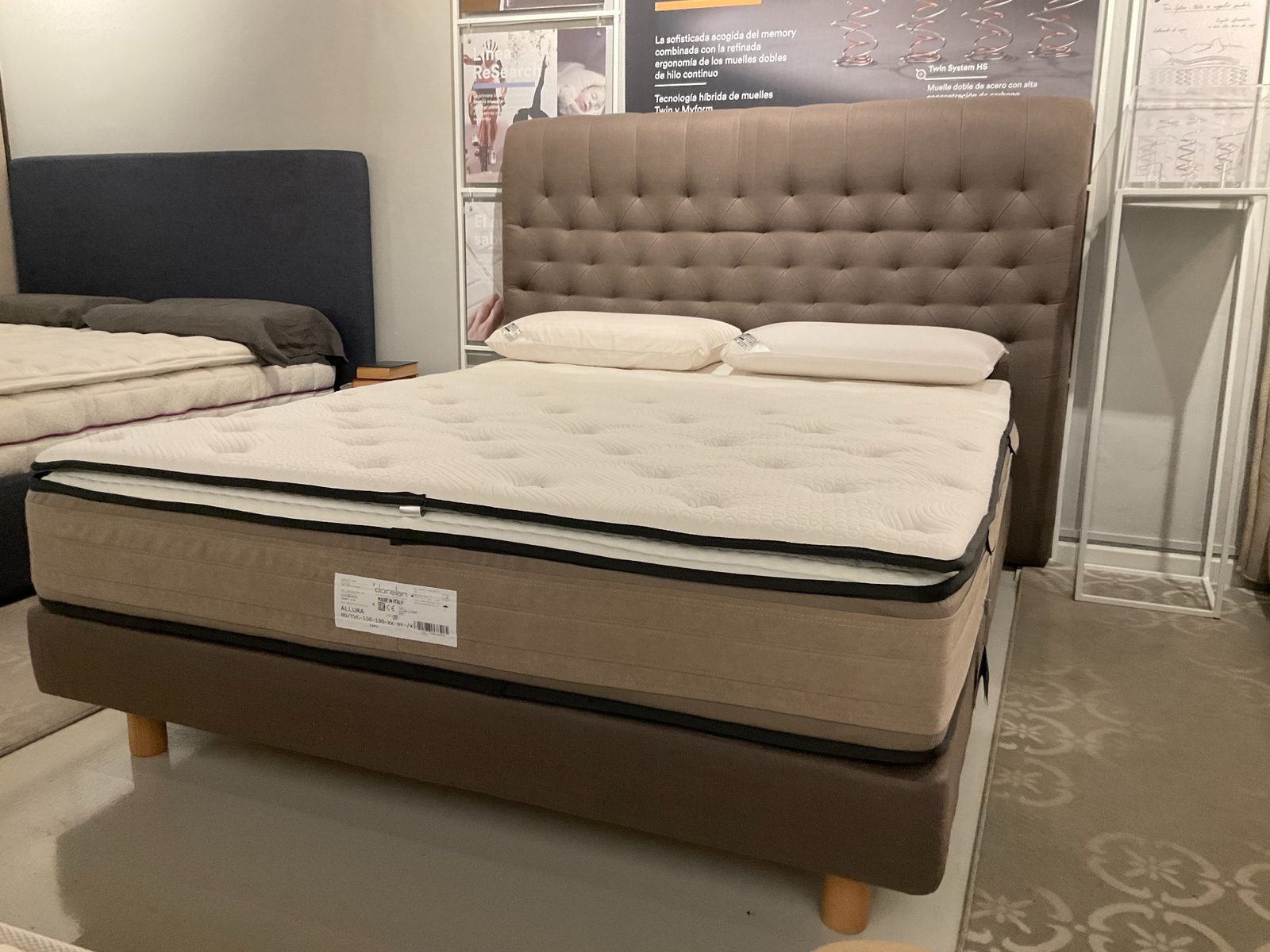 Cama Milano de Astral Beds 150x190 cm - Antes 2.293. AHORA 1.375€ 40% DTO. comprando un colchón