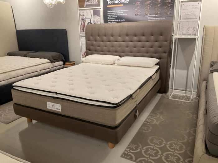 Cama Milano de Astral Beds 150x190 cm - Antes 2.293. AHORA 1.375€ 40% DTO. comprando un colchón